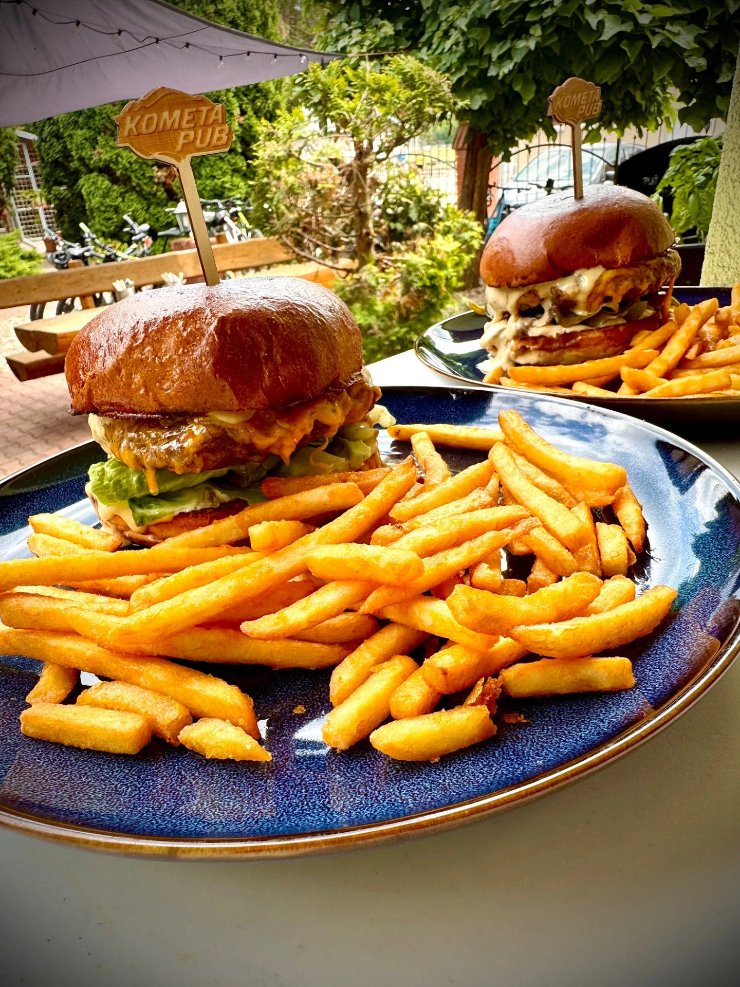 Burger – BBQ bulka, vyzrálé maso z Farmy Škodovi